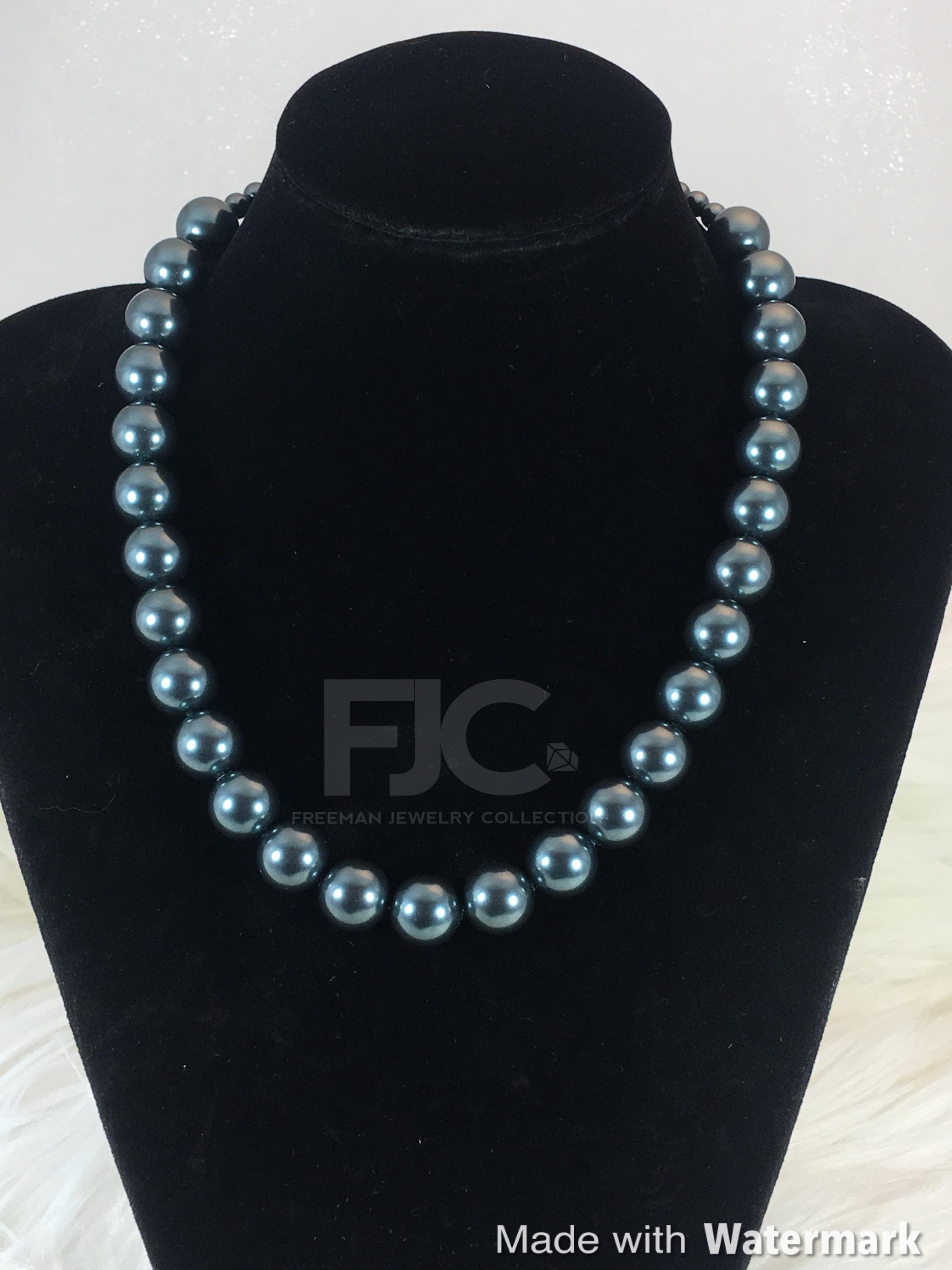 Timeless Pearls (Limited Edition) - Swarovski® Pearl Eternity Necklace -  Iridescent Dove Grey - Elizé®